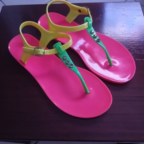 Women's multicolor plastic sandals size 38/39