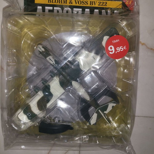 WW2 airplanes new, pack of 2, boxed