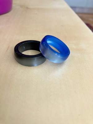 Rings like new, set of 2, different sizes