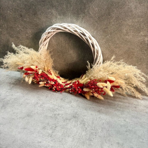 Decorative flower wreath like new with dried flowers