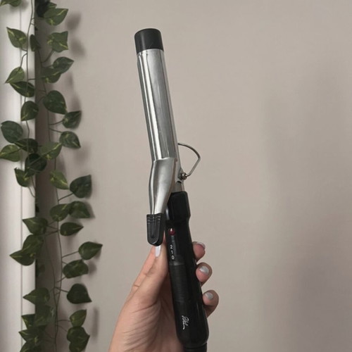 Curling iron in excellent condition