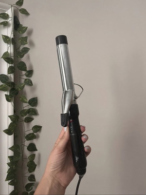Curling iron in excellent condition