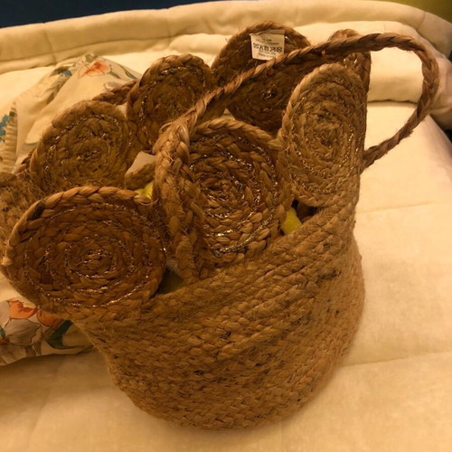 Straw shoulder bag like new