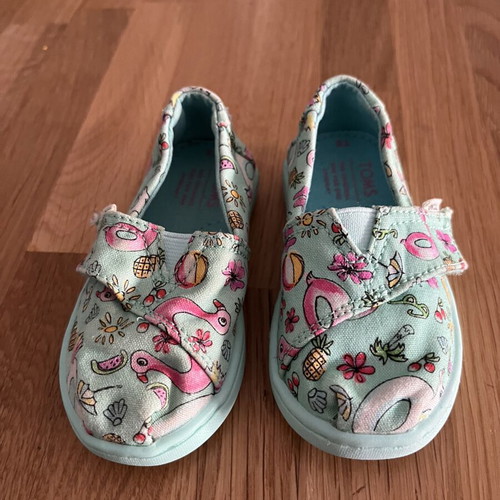 TOMS Kids Shoes Size 21 Like New with Flamingo Summer Design