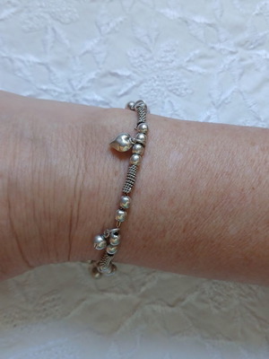Silver 925 bracelet with hanging hearts and beads, like new