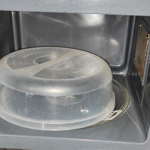 Rohnson Microwave Oven like new, fully functional
