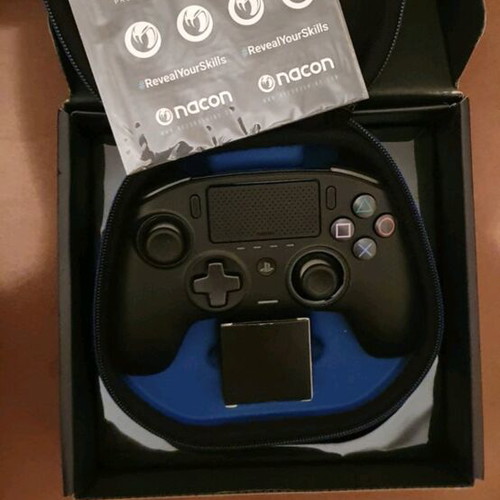 Nacon Revolution Pro Controller 3 wired, like new