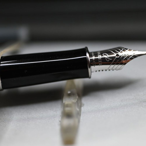 Parker Sonnet ST Tartan Pattern Fountain Pen Silver new