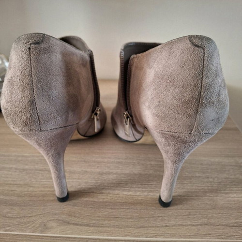 Nine West gray ankle boots used with zipper, size 38