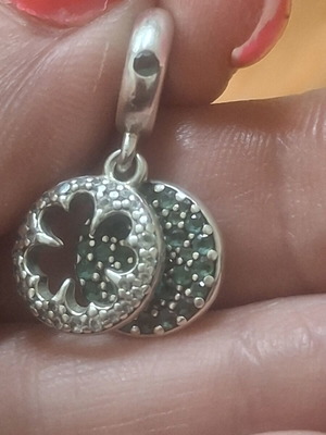 Pandora charm like new, four-leaf clover with zirconia