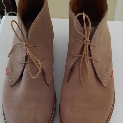 RAGAZZΑ chukka suede boots size 38 like new, puro color