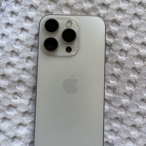 iPhone 15 Pro 128GB White Titanium used, battery 88%