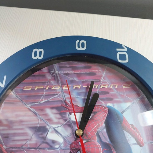 Spider-Man 2 wall clock analog like new from 2004