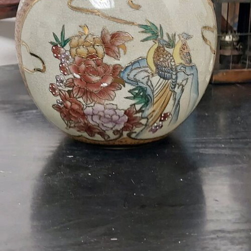 Handmade Satsuma Vase with Authenticity Stamp like new