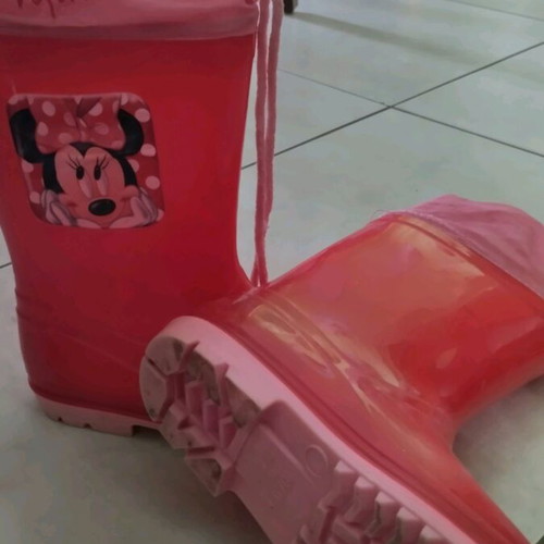 Girls' galoshes size 30-31 like new, red