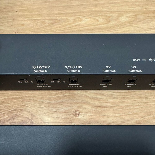 Harley Benton Spaceship Power 40 pedalboard with power supply used