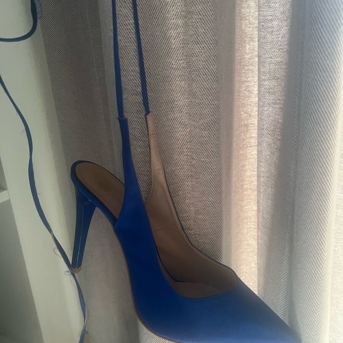 Blue heels with lace-up used like new, size 39