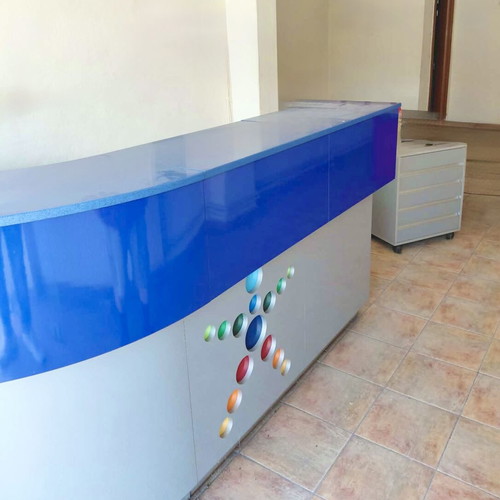 Reception desk like new, 3 meters, marble surface, curved design