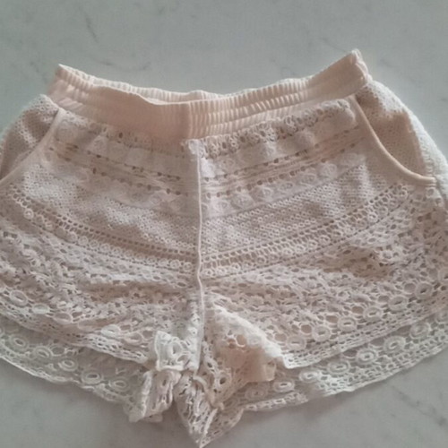 Women's shorts like new, beige, sizes S and M