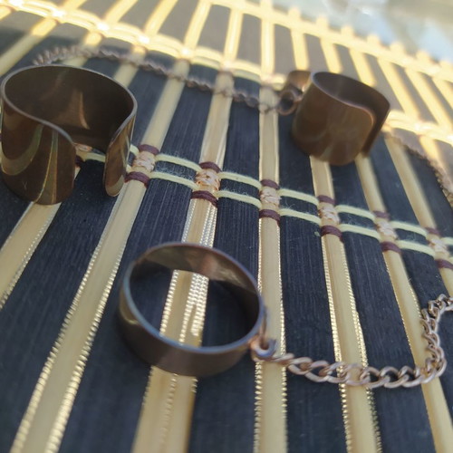 Rings with chain used, pack