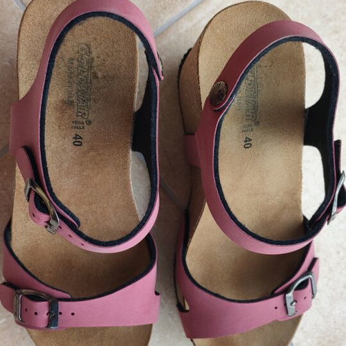 Goldstar anatomical sandals size 40 like new