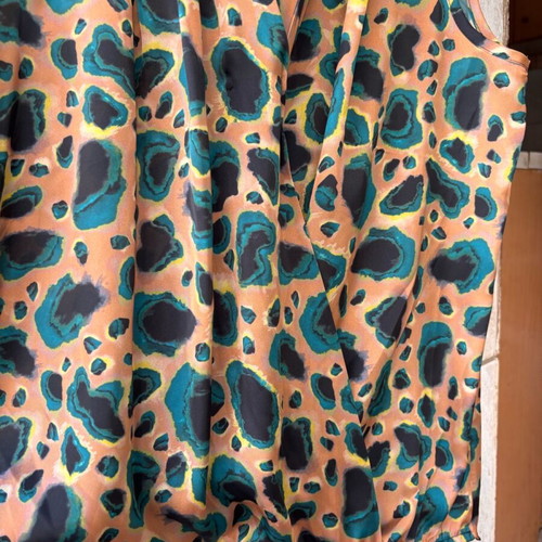 Lynne women's sleeveless satin shirt multicolor size medium like new
