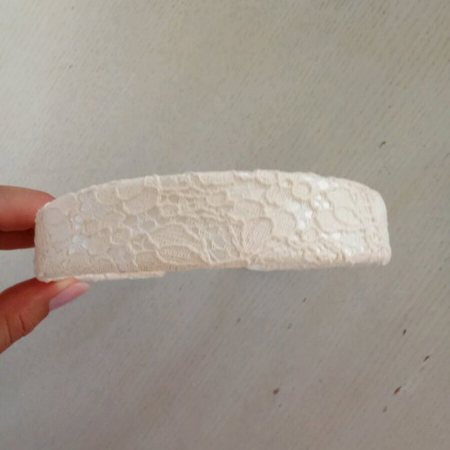 Headband used, white with lace for girls and women