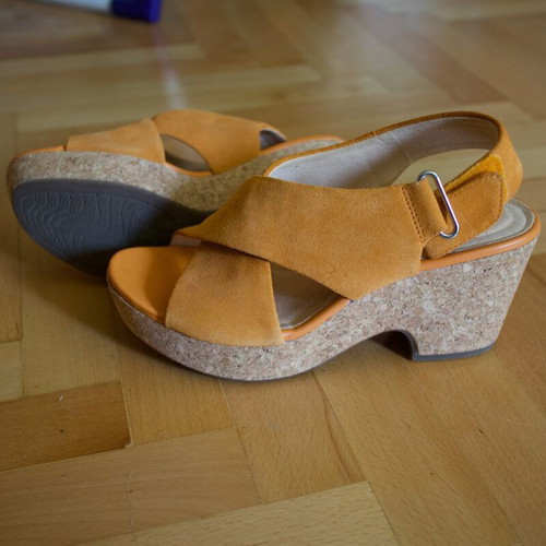 Clarks Maritsa Lara platform sandals new, amber, size 36