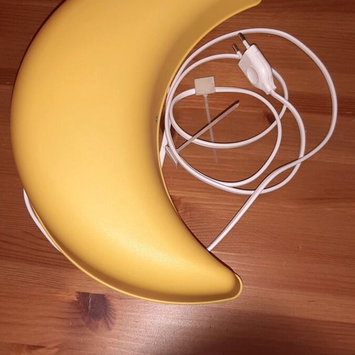 Children's lamp like new with bulb and mounting screws