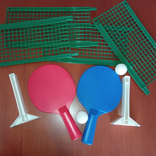 Table Tennis Set like new, complete with paddles and net