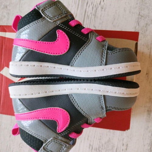 Nike kids original sneakers new, size 22, 12 cm insole