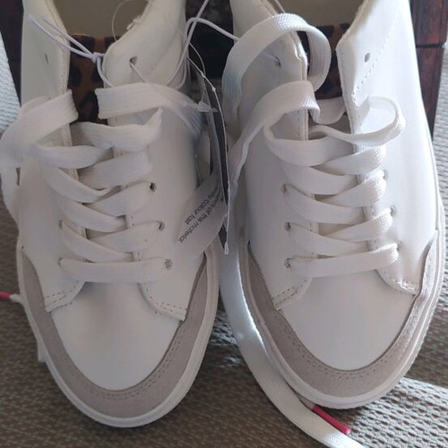 Papaya sneakers size 38 new with tags, white and pink with grey details