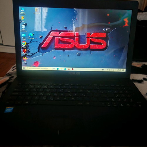 Asus F553m laptop 15.6 inch 4GB RAM 128GB SSD Windows 10
