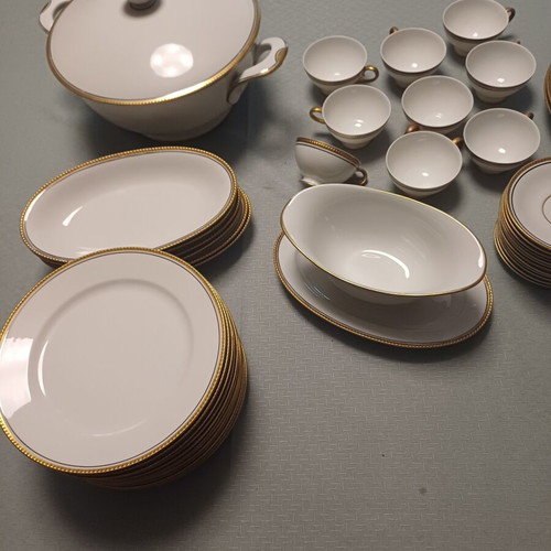 Tirschenreuth porcelain dinner and tea set, 90 pieces, gold trim