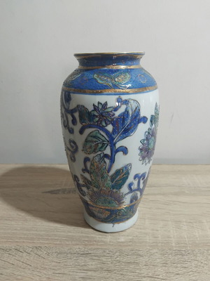 Decorative vase type Delf used