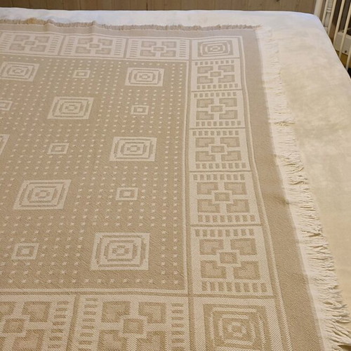 Nef-Nef beige-ecru throw like new with geometric pattern