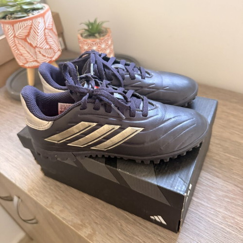 Adidas football shoes kids size 32, black