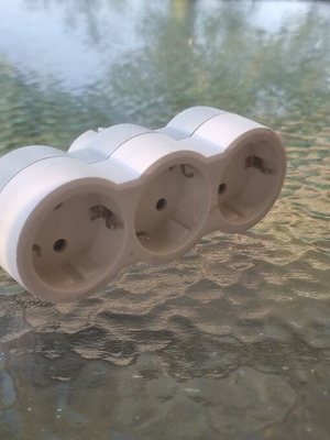 Legrand power strip 3 sockets (tap) in excellent condition