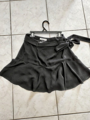 Stradivarius black iconic skort mini skirt new, size M