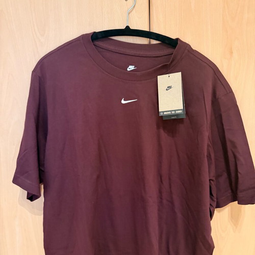 Nike women's tee new, burgundy color, size L