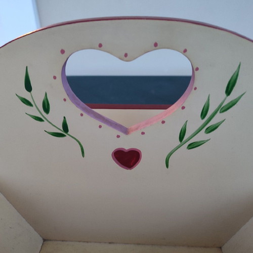 Handmade wooden basket hand-painted Hallmark like new