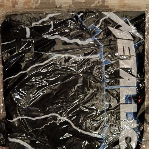 Metallica football t-shirt large new, black polyester