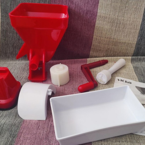 VICKO manual tomato press used with box and instructions