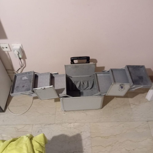 Professional makeup case used with wheels