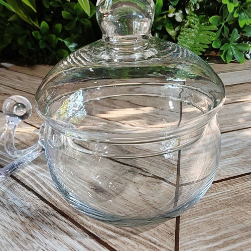 Elegant 3-piece glass set with lids and Vela aroma lamp