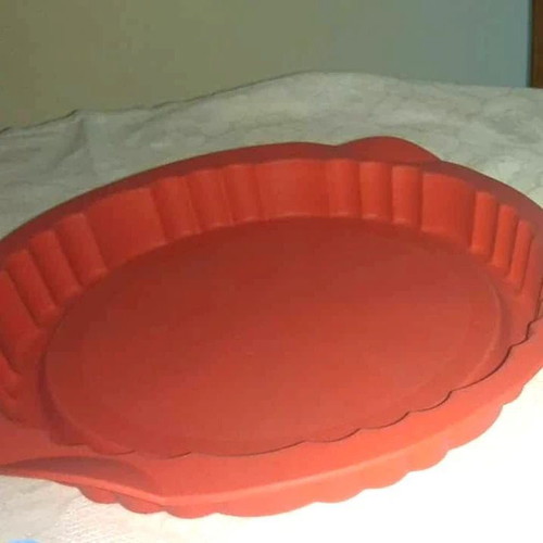 Tupperware red silicone cake and tart mold
