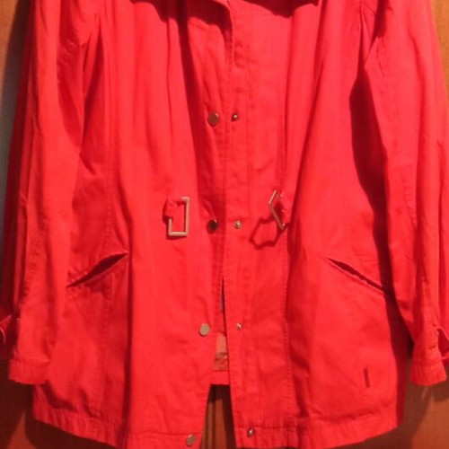 Long red jacket, windproof and suitable for rain, like new
