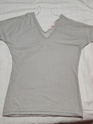 Doli's Baby blouse with V neckline and batwing sleeves like new, gray