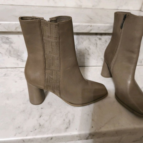 Tamaris boots new, genuine leather, size 37, beige