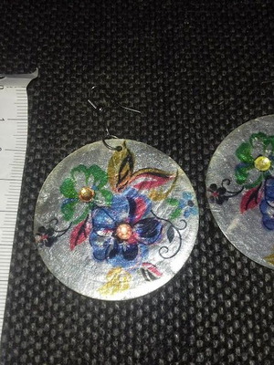 Shell earrings new, white and multicolored